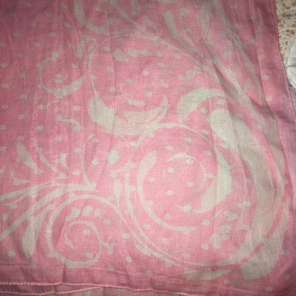 Pink scarf - Picture 2 of 2